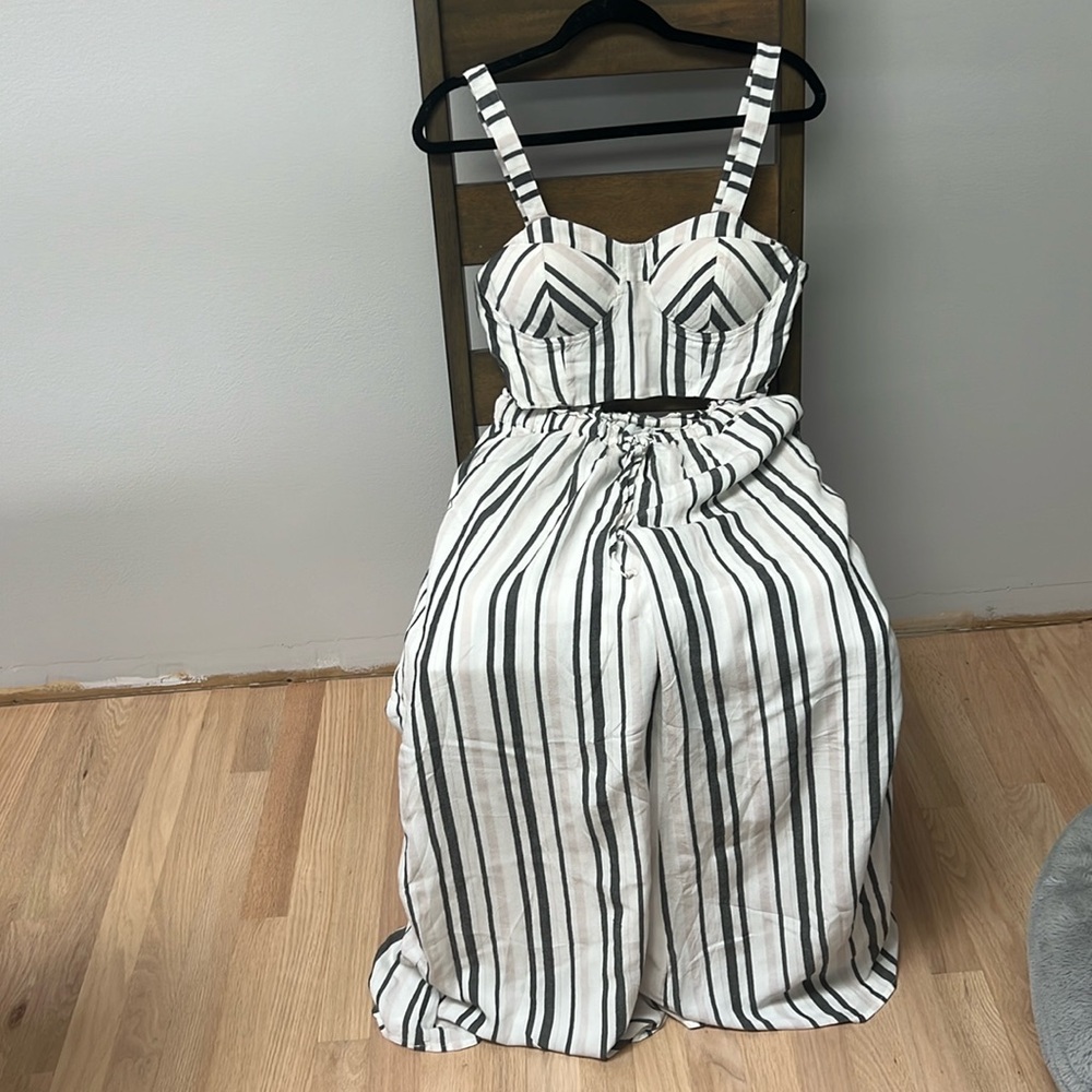 American Eagle 2 piece summer outfit, barely worn, size medium